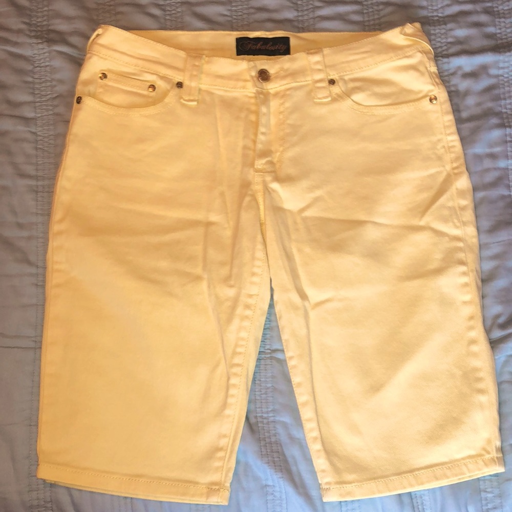 Fabulosity Bermuda Shorts Size 7